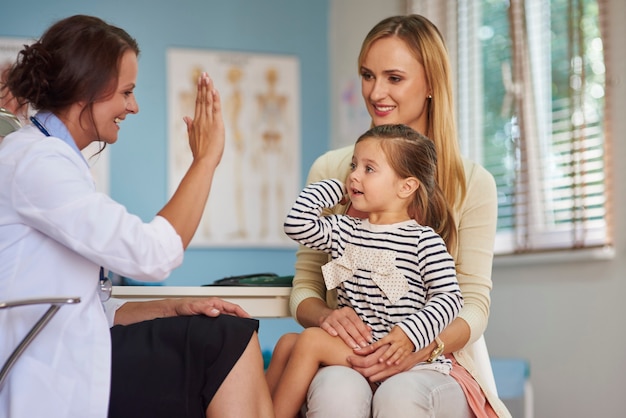 Pediatrie în Năvodari - consultație la Clinica Lotus